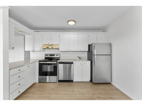 $250,000 | 3515 Southwest Barbur Boulevard, Unit R1, Portland, OR 97239