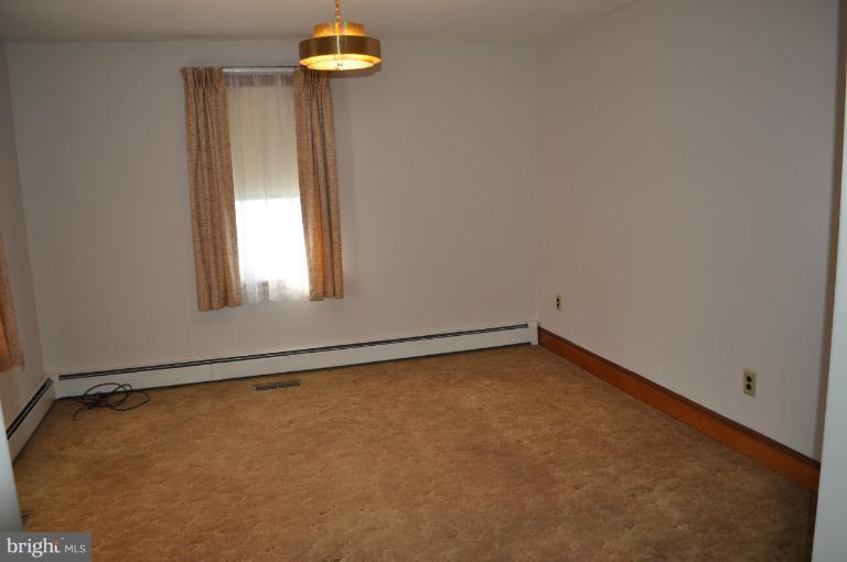 70 South Ralph Street Westminster, MD 21157 - Photo 4 of 12 Living Room