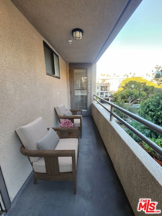 832 3rd Street, Unit 301 Santa Monica, CA 90403 - Photo 17 of 21