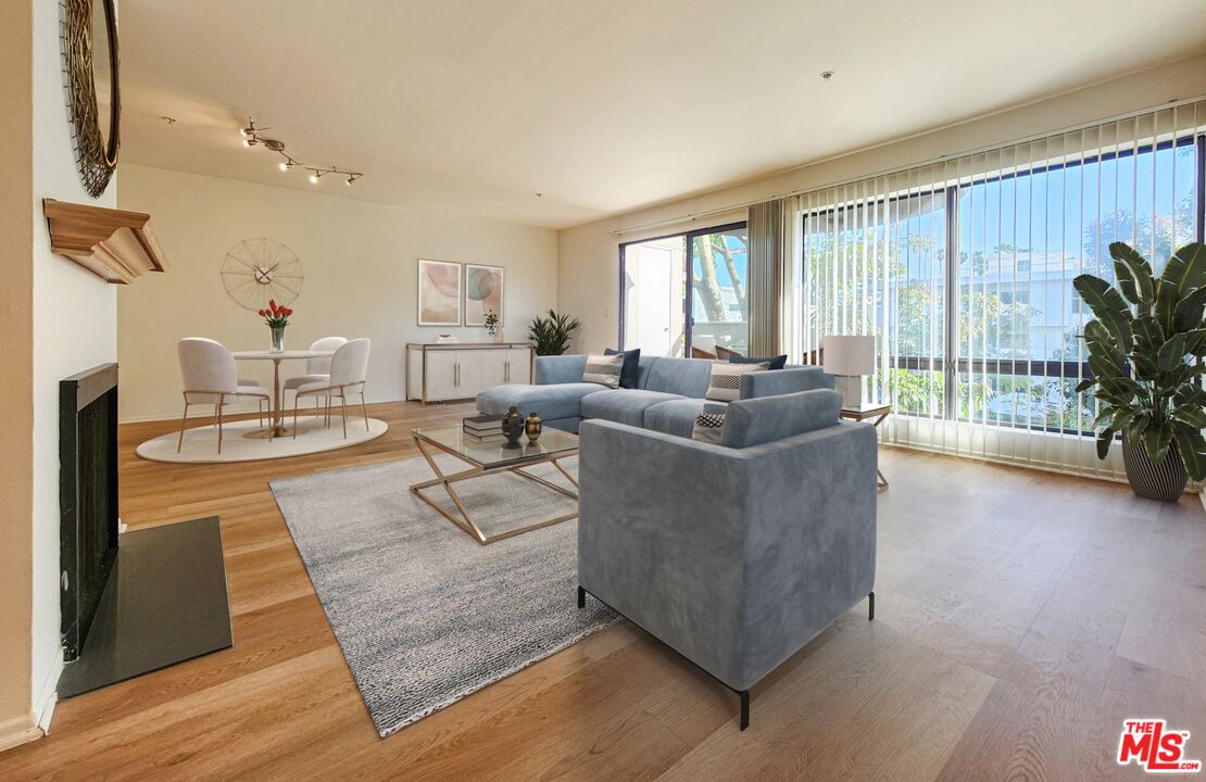 832 3rd Street, Unit 301 Santa Monica, CA 90403 - Photo 3 of 21