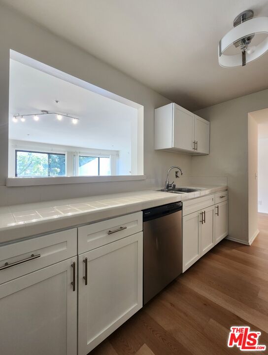 832 3rd Street, Unit 301 Santa Monica, CA 90403 - Photo 10 of 21