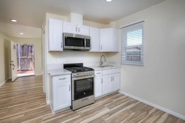 $2,500 | 610 Coronel Place, Unit A, Santa Barbara, CA 93101
