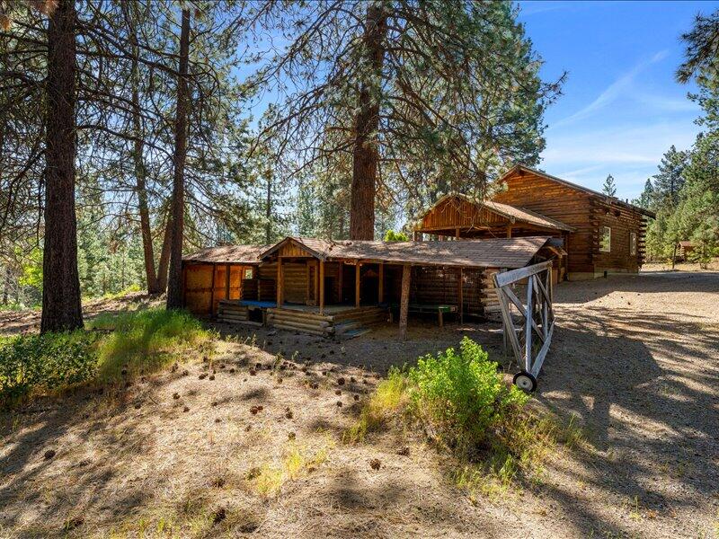 40060 Incline Drive Chiloquin, OR 97624 - Photo 17 of 26 a view of a house with backyard and sitting area