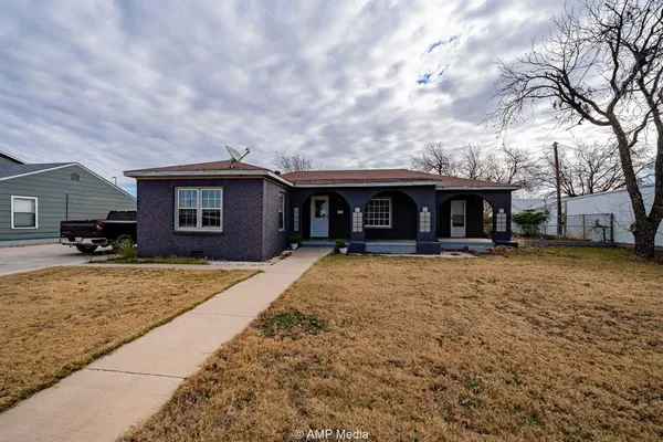 $139,900 | 406 North Swenson Street, Stamford, TX 79553