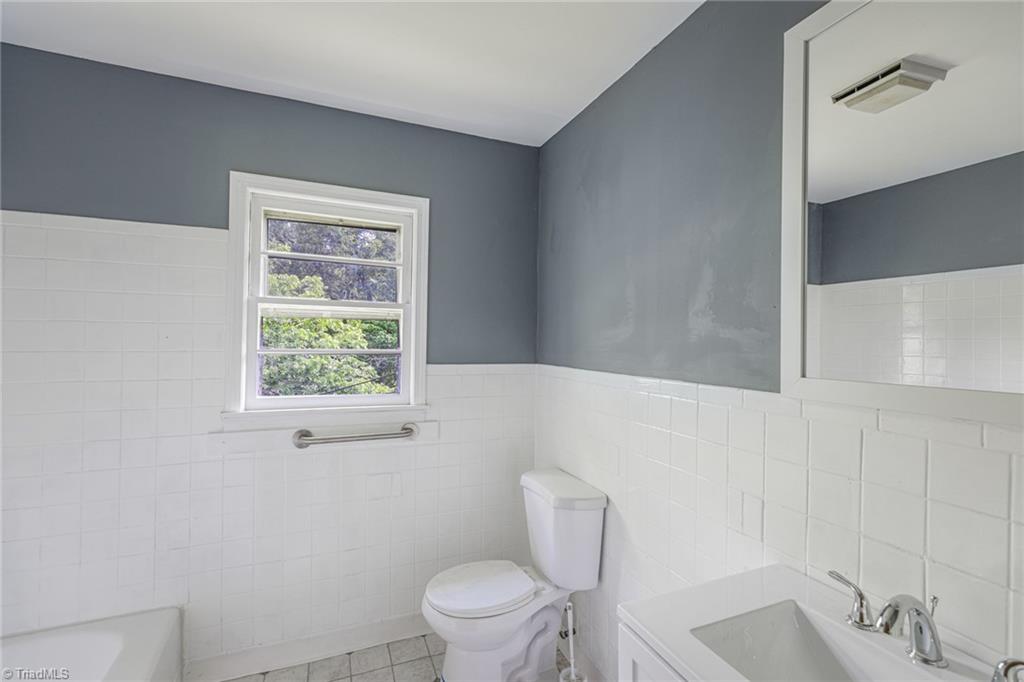 457 Brooks Road Reidsville, NC 27320 - Photo 11 of 34 Gallery Image 11