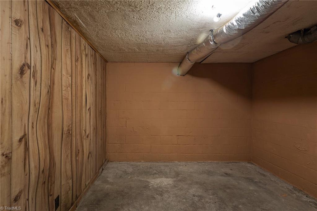 457 Brooks Road Reidsville, NC 27320 - Photo 25 of 34 Gallery Image 25