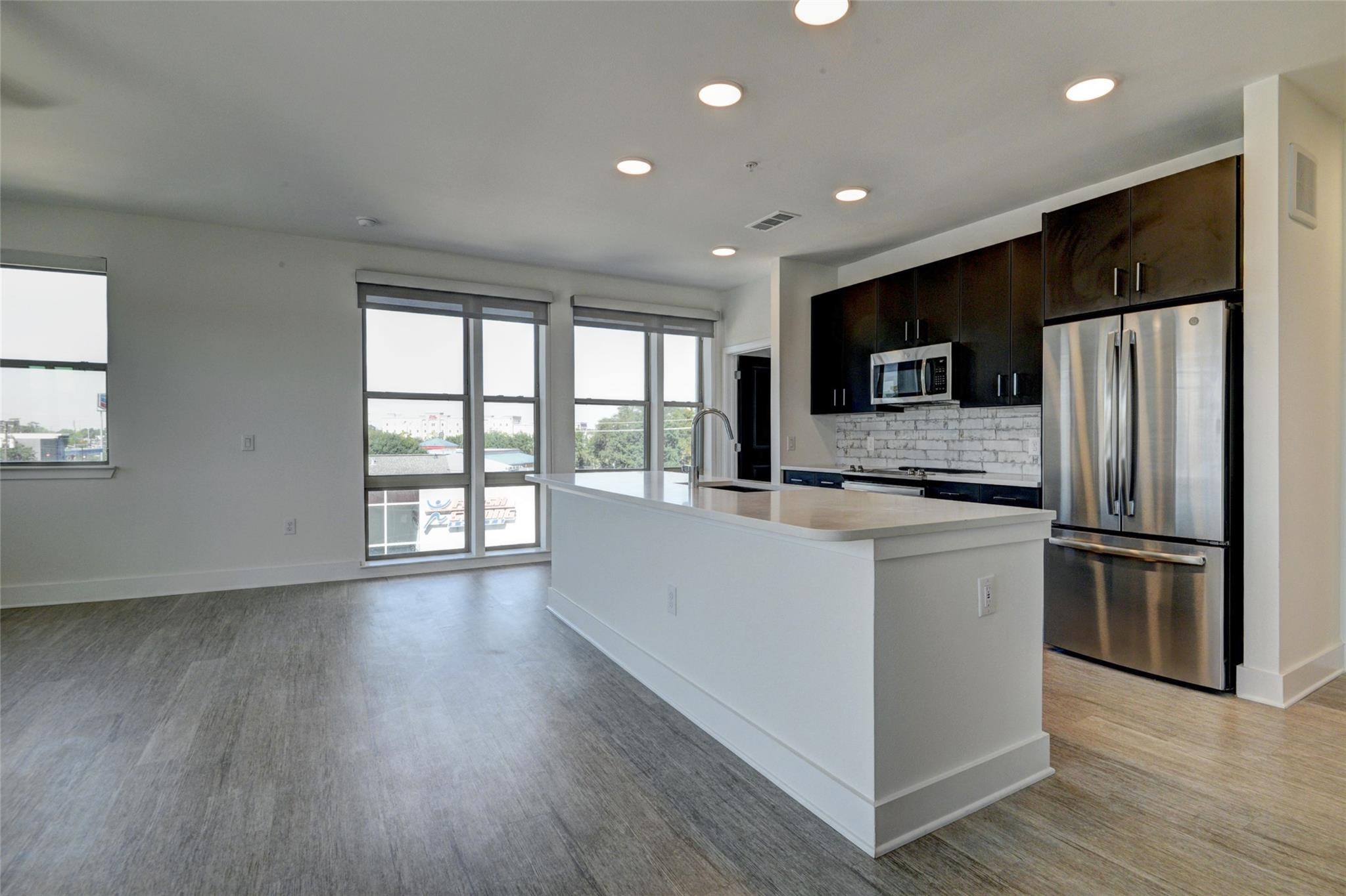 6400 Washington Avenue, Unit 301 Houston, TX 77007 - Photo 1 of 50