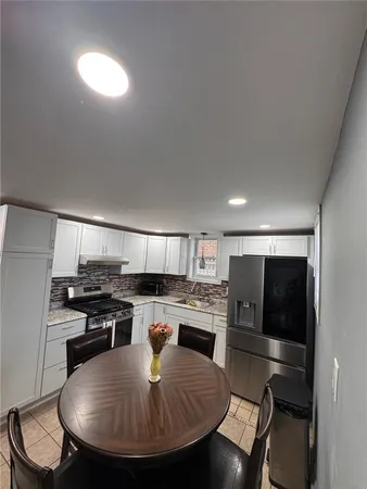 $1,950 | 348 Union Avenue, Unit 1, Cranston, RI 02909