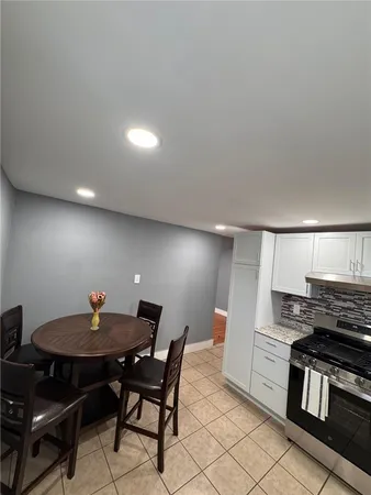 $1,950 | 348 Union Avenue, Unit 1, Cranston, RI 02909