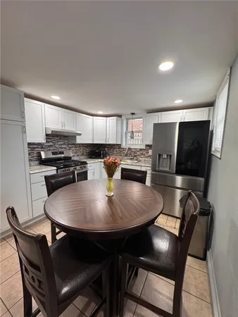 $1,950 | 348 Union Avenue, Unit 1, Cranston, RI 02909