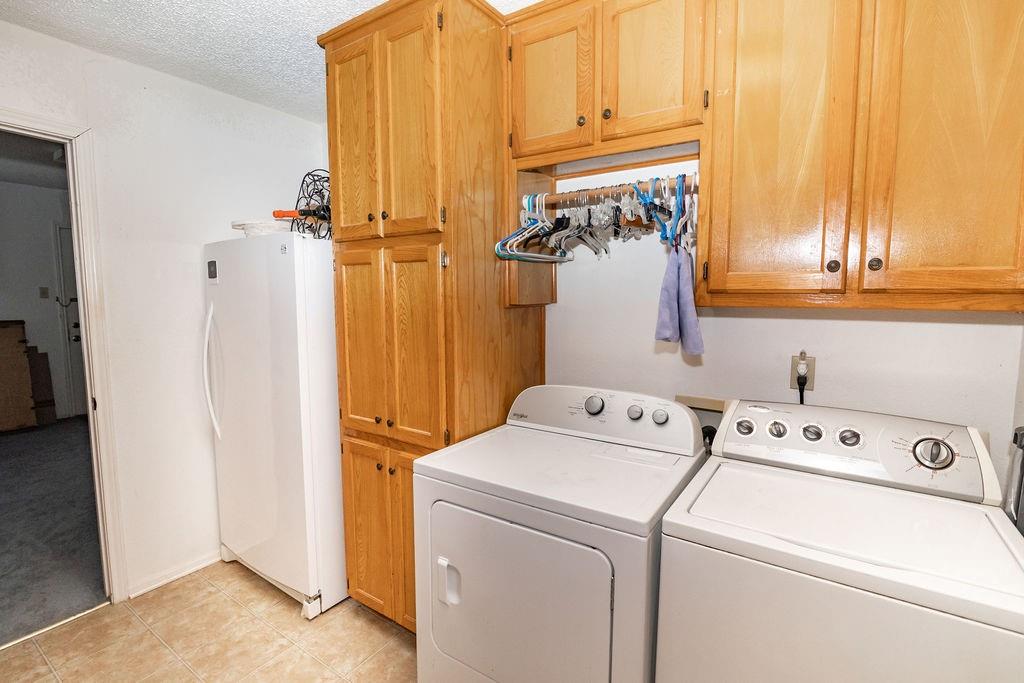 471 Hcr 3335 Road Hubbard, TX 76648 - Photo 15 of 40 a view of storage and utility room with washer and dryer