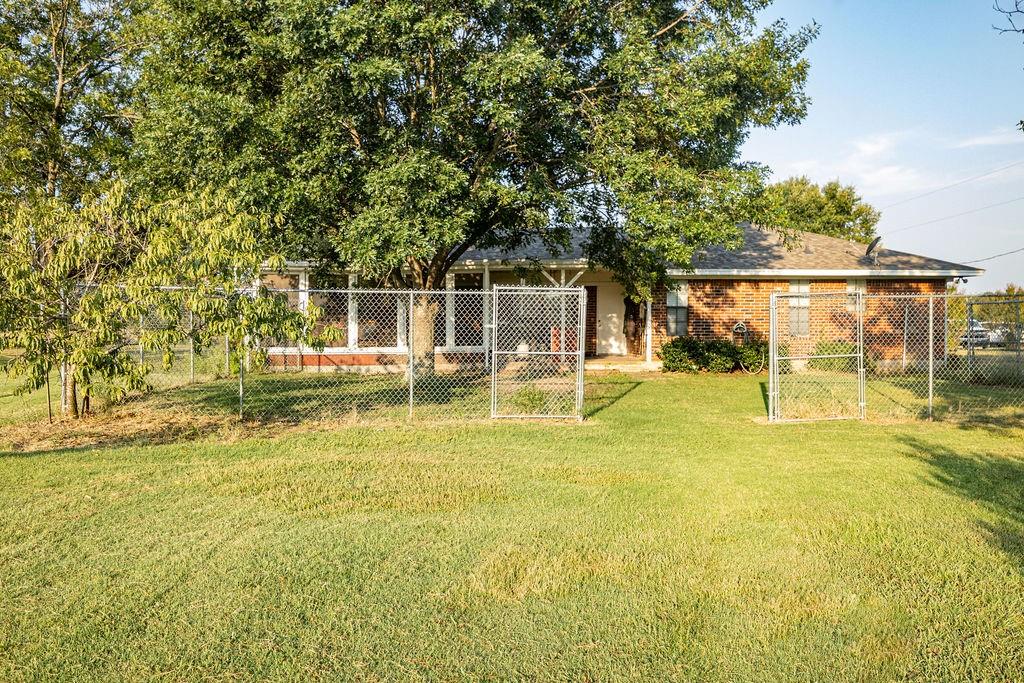 471 Hcr 3335 Road Hubbard, TX 76648 - Photo 33 of 38