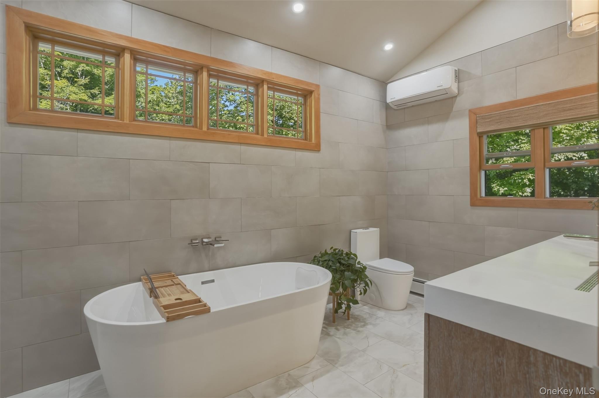 97 Walling Road Warwick, NY 10990 - Photo 13 of 43 Primary Bathroom Tub