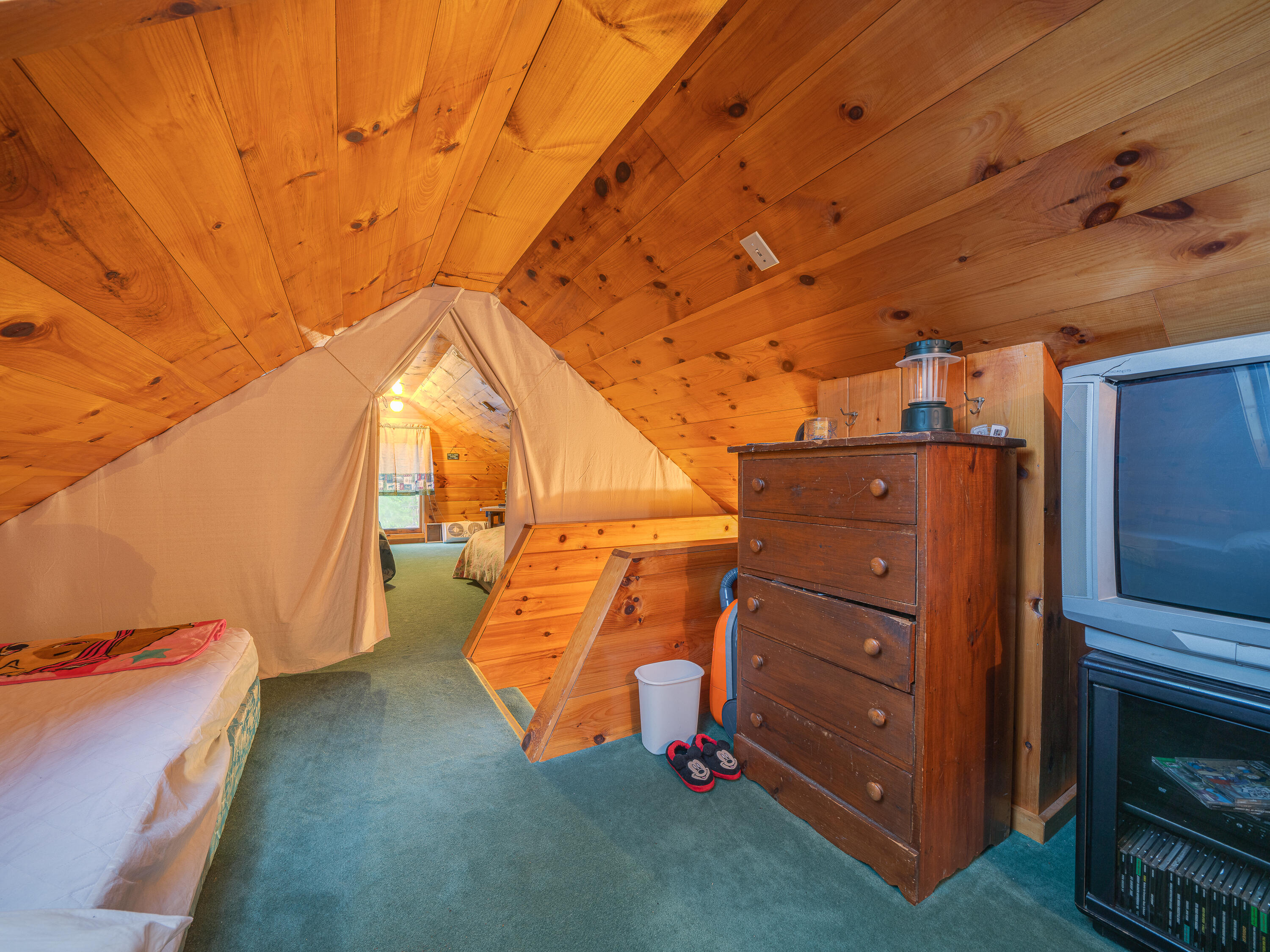 419 Woody's Road Newcomb, NY 12852 - Photo 32 of 37 Room #1