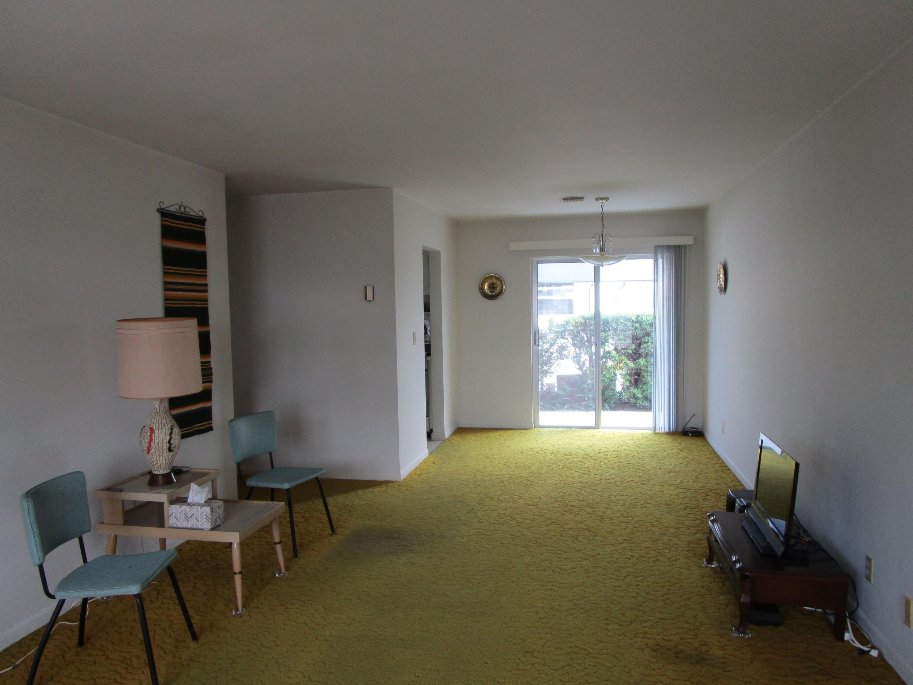722 Ridge Road, Unit 14 Lantana, FL 33462 - Photo 4 of 13 Living room