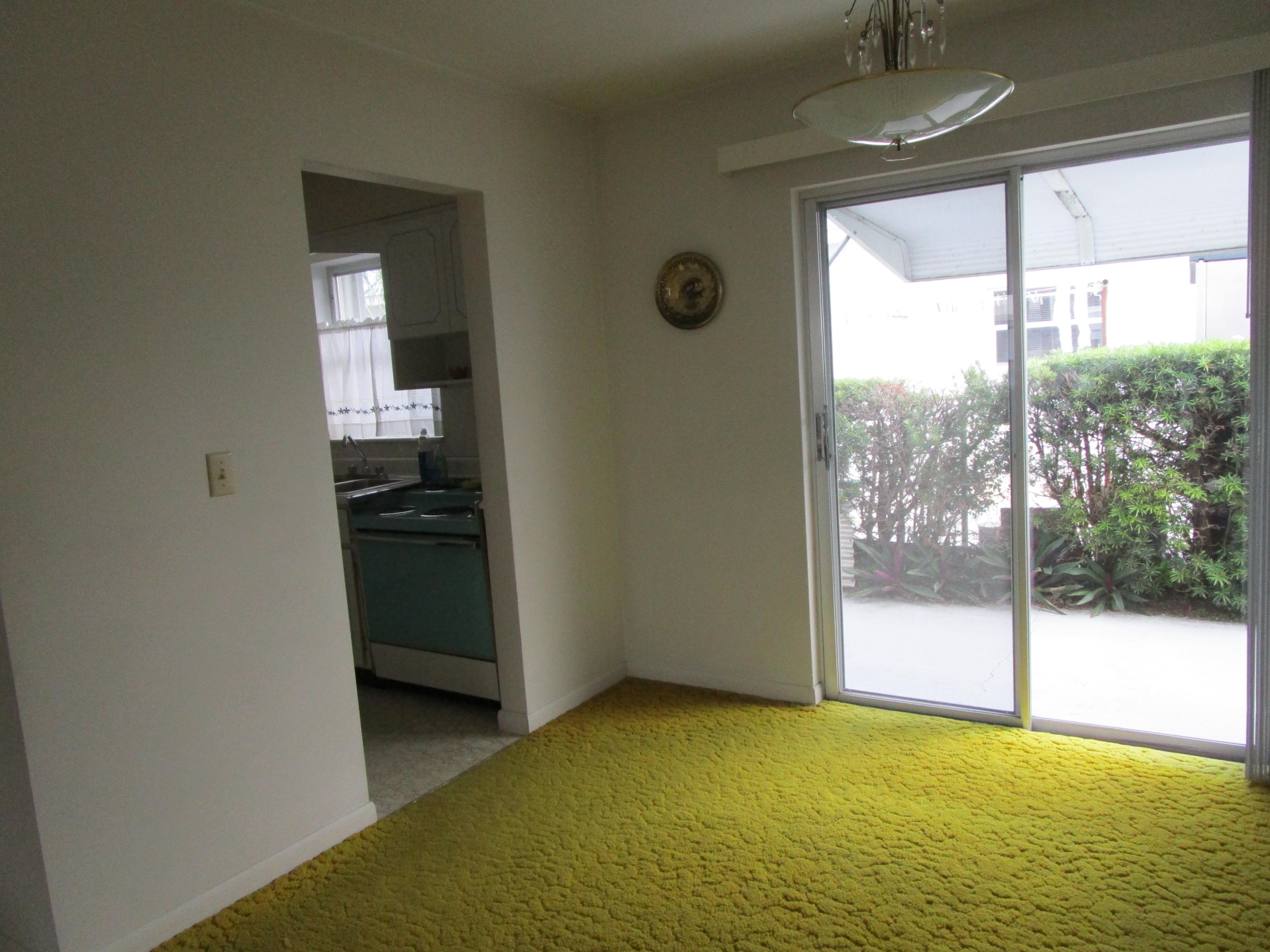 722 Ridge Road, Unit 14 Lantana, FL 33462 - Photo 5 of 13 Dining area