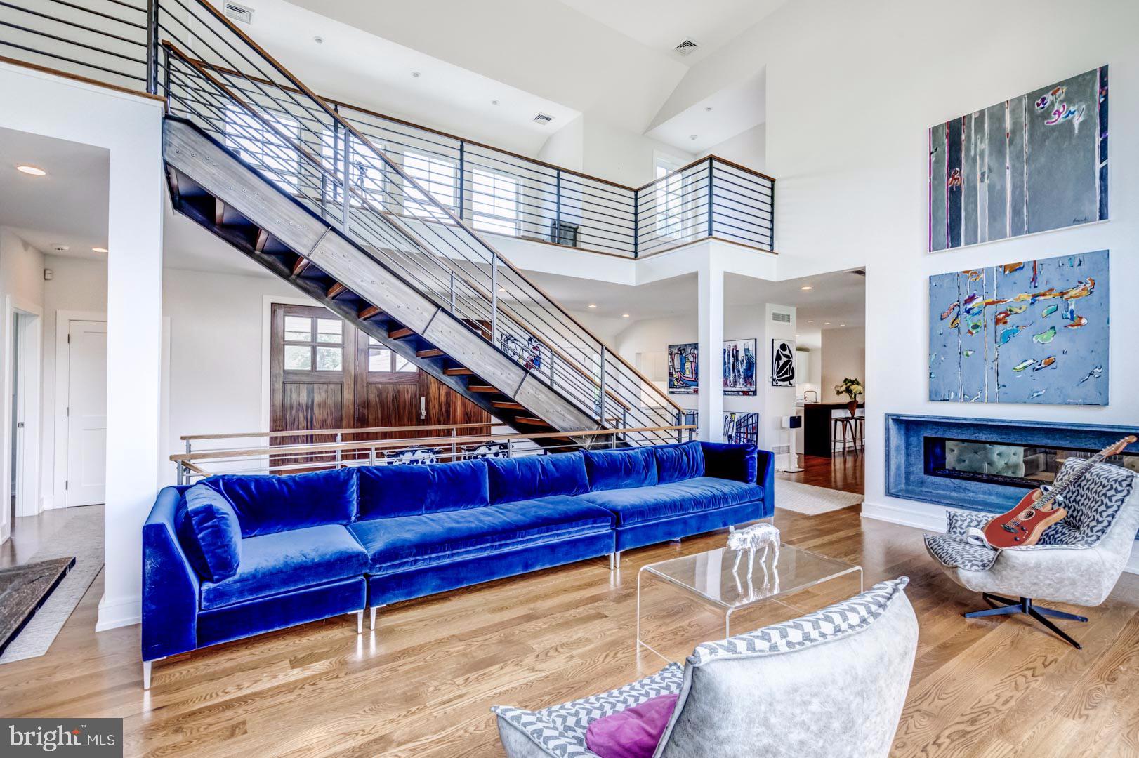 609 St Andrews Road Philadelphia, PA 19118 - Photo 6 of 31 a living room with furniture