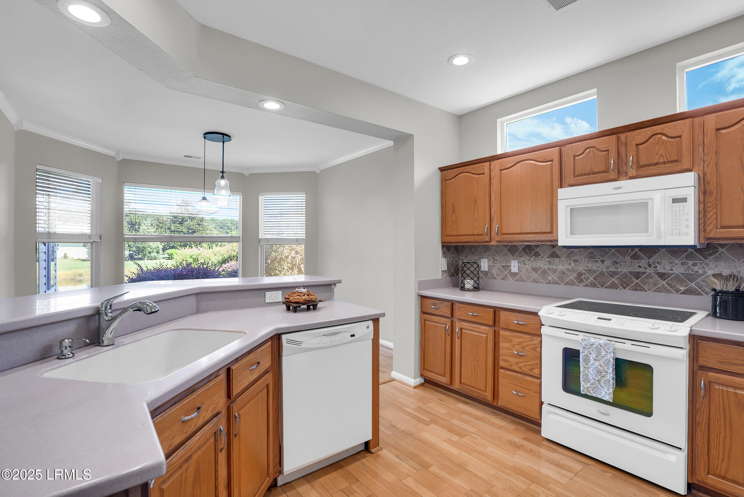 26 Hamilton Drive Bluffton, SC 29909 - Photo 3 of 29 30_dsc08412