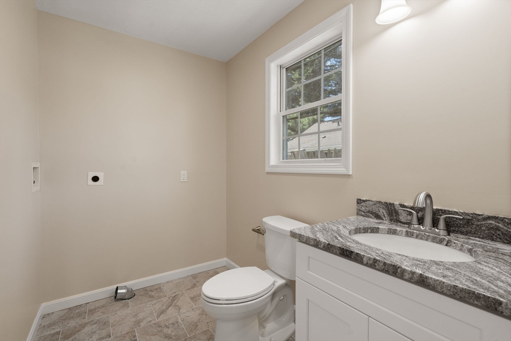 63 Hope Street Springfield, MA 01119 - Photo 21 of 36