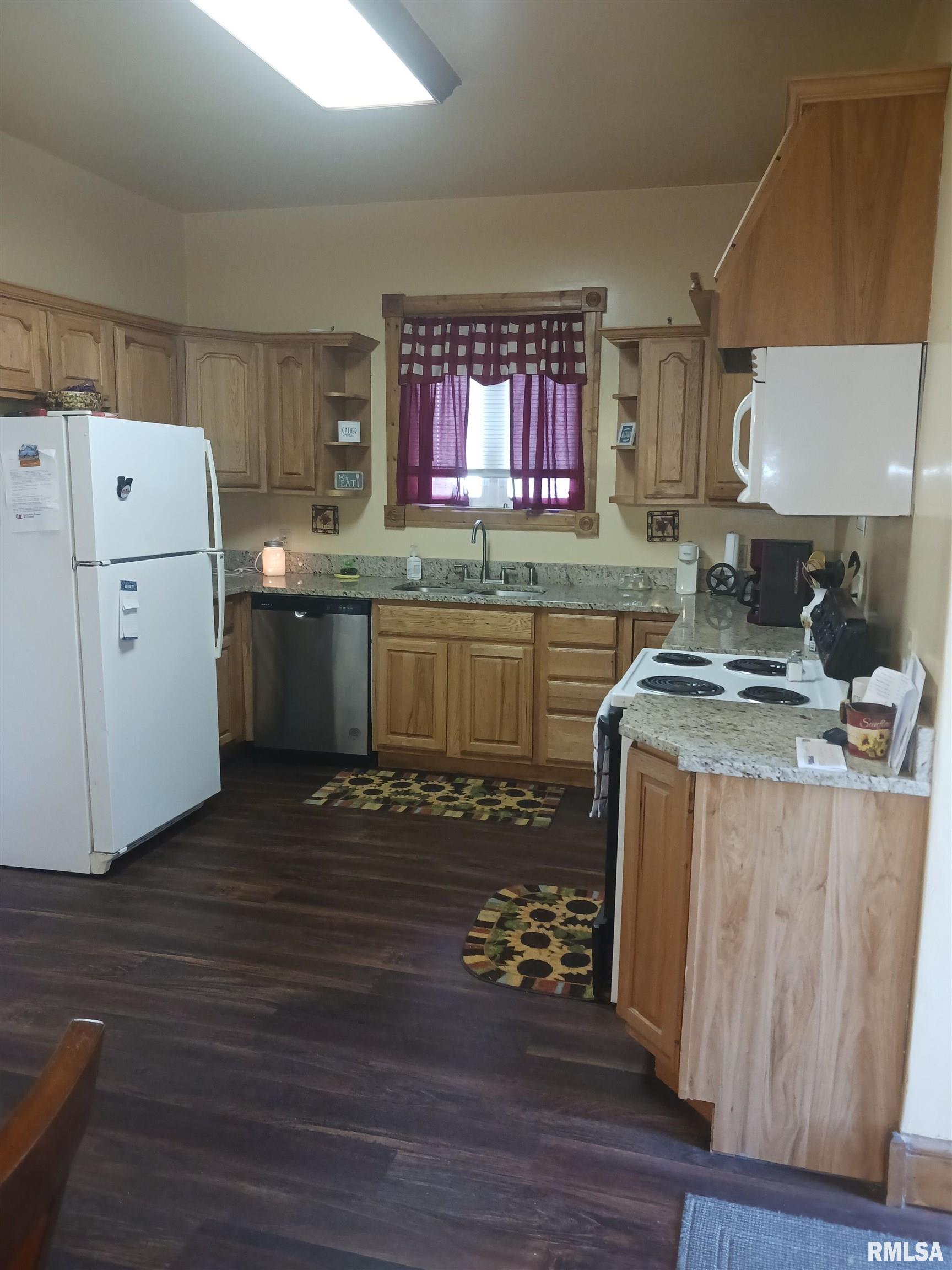230 17th Place Clinton, IA 52732 - Photo 7 of 8 Gallery Image 7