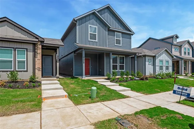 $2,100 | 3137 Pecan Farm Lane, Fort Worth, TX 76140