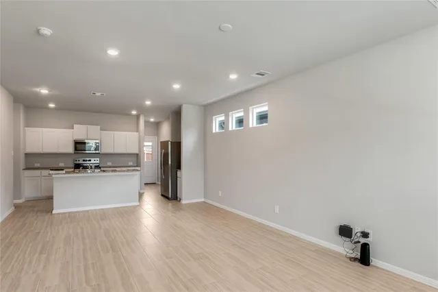 $2,100 | 3137 Pecan Farm Lane, Fort Worth, TX 76140