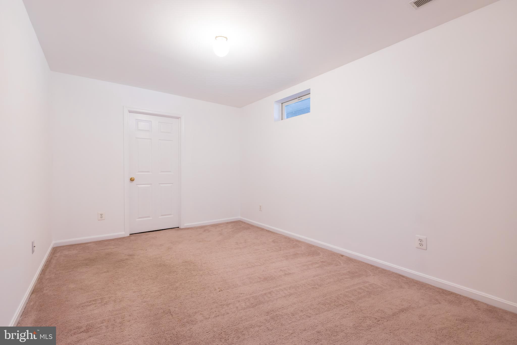 14546 Picket Oaks Road Centreville, VA 20121 - Photo 32 of 40