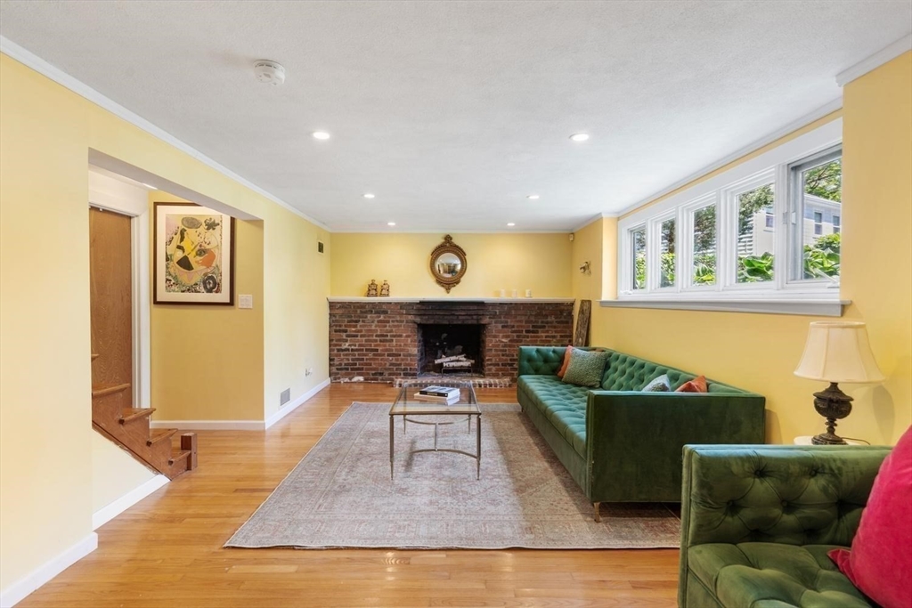 44 Windemere Road Wellesley, MA 02481 - Photo 19 of 27