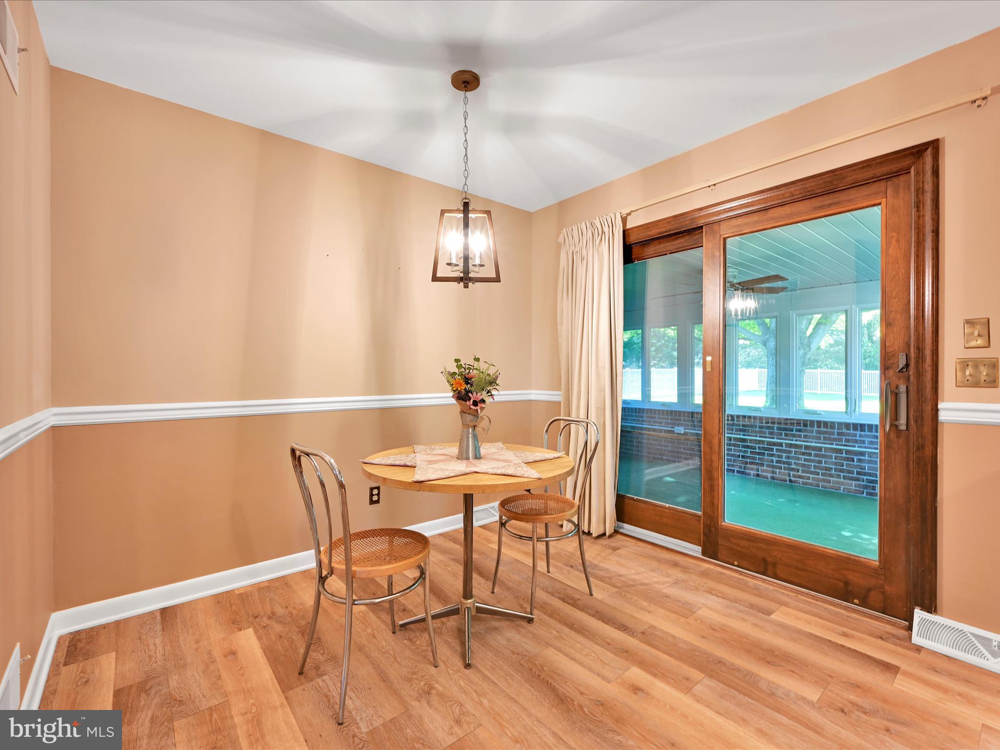 1043 East Meadow Road Manheim, PA 17545 - Photo 11 of 40 Dining Area