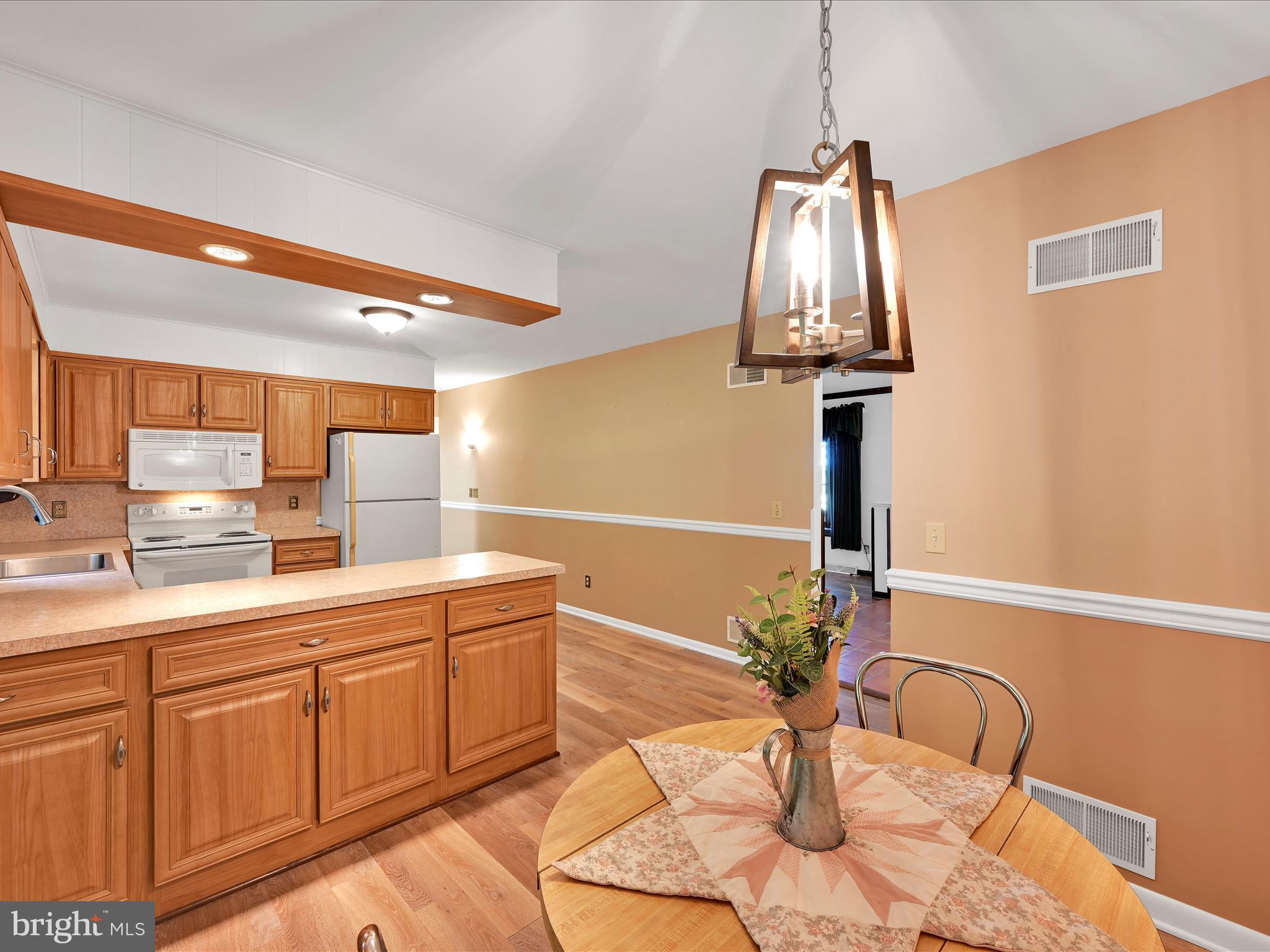 1043 East Meadow Road Manheim, PA 17545 - Photo 12 of 40 Dining Area