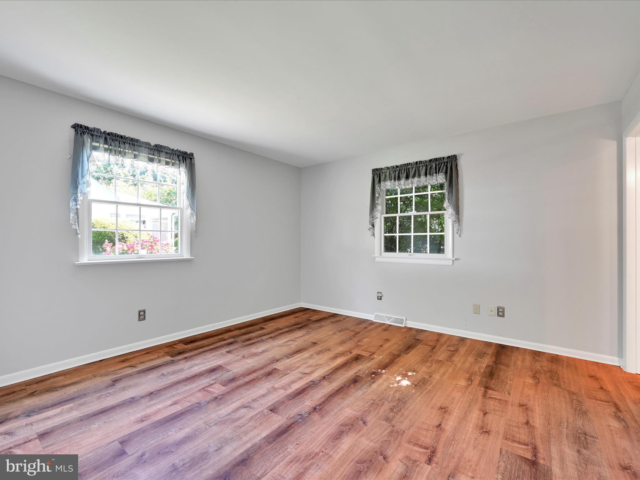 1043 East Meadow Road Manheim, PA 17545 - Photo 17 of 40 Primary Bedroom