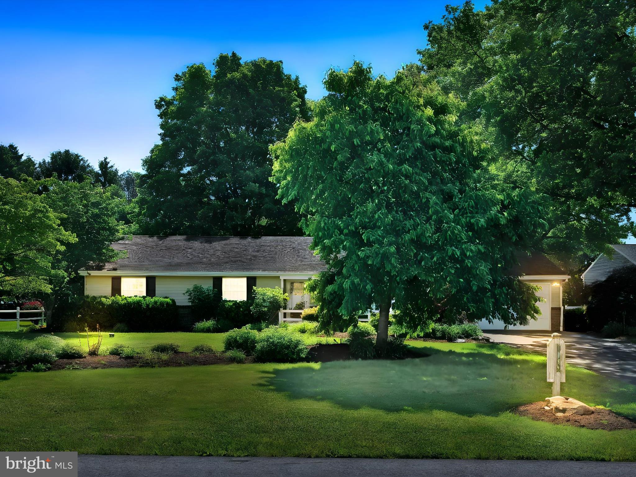 1043 East Meadow Road Manheim, PA 17545 - Photo 2 of 40 Twilight