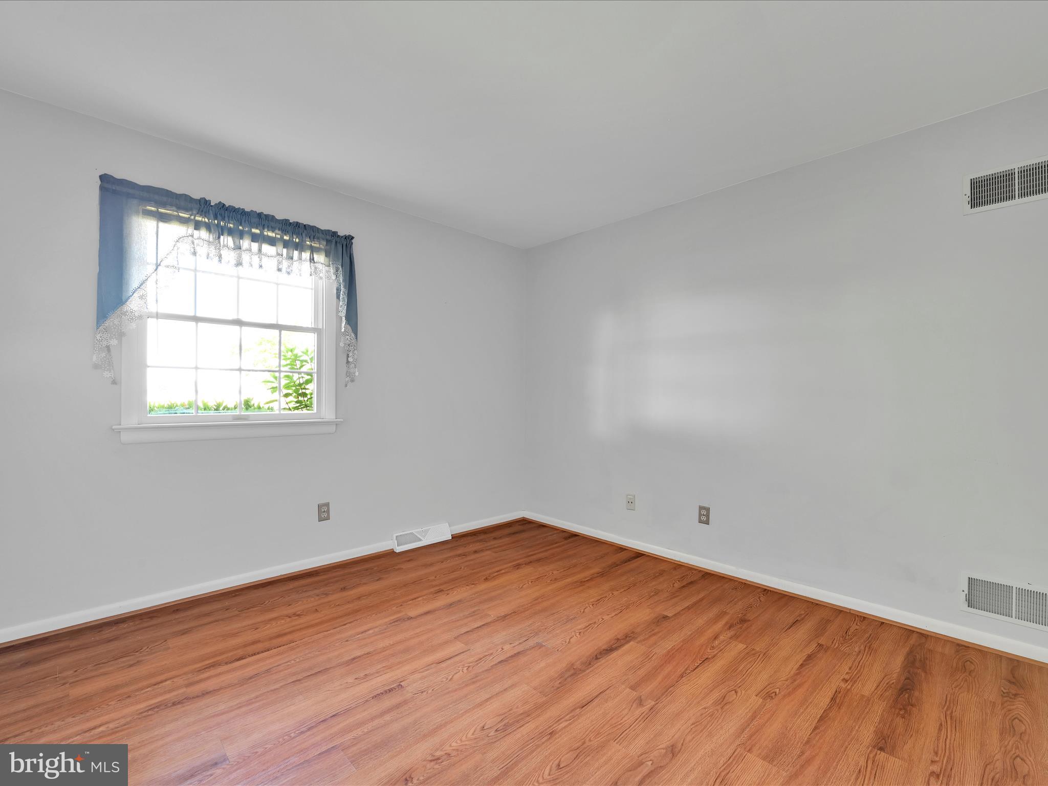 1043 East Meadow Road Manheim, PA 17545 - Photo 24 of 40 Bedroom