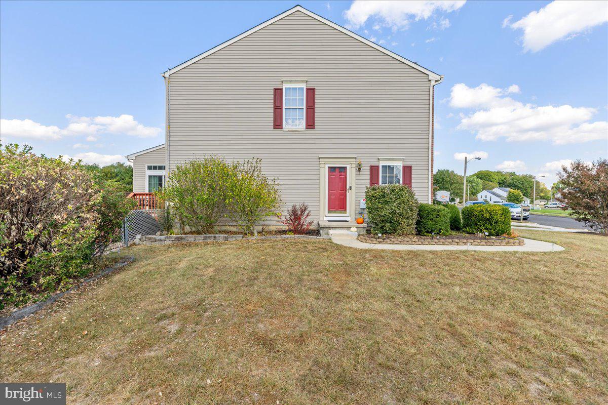 445 Longfellow Drive Williamstown, NJ 08094 - Photo 3 of 35 Home Side