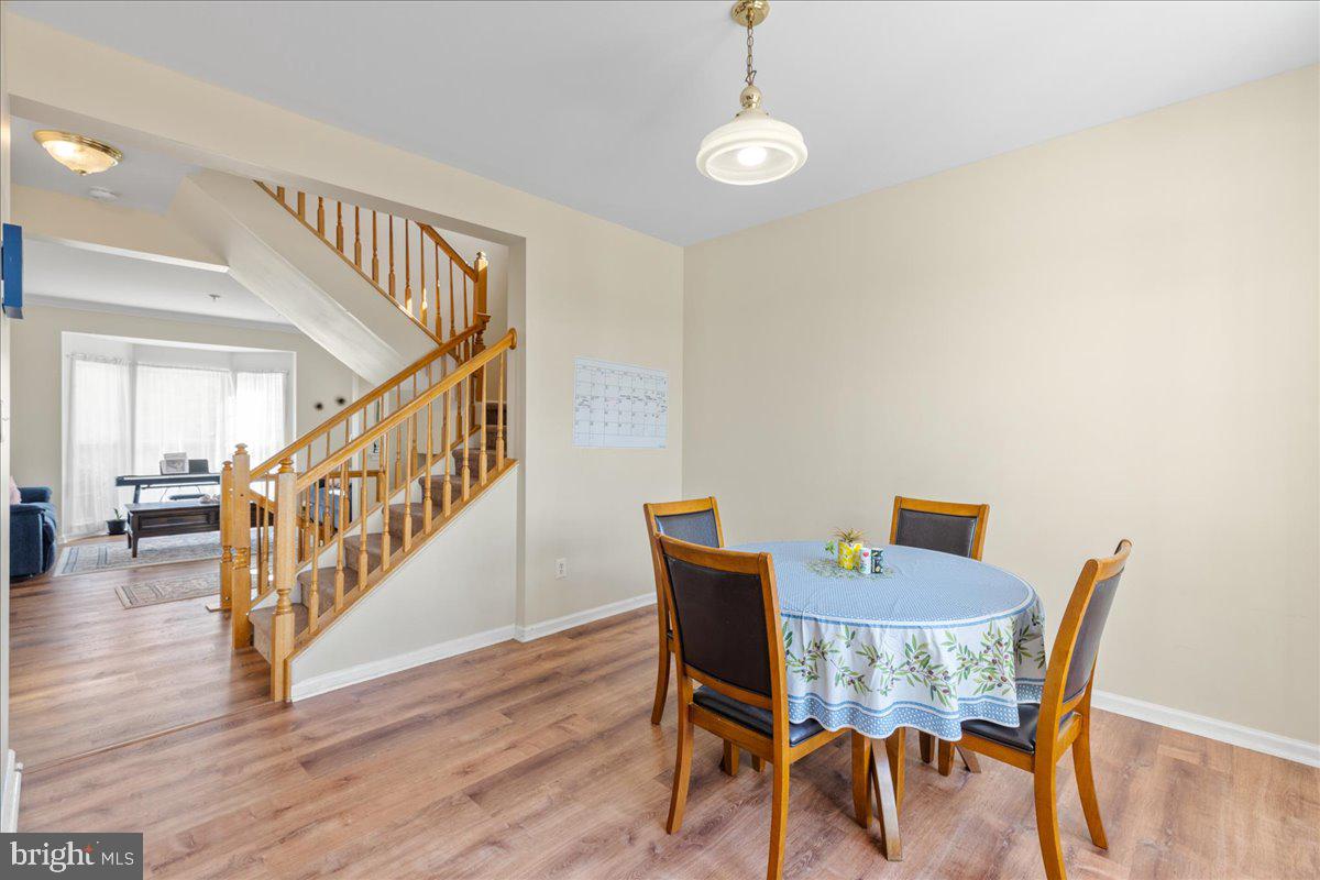 445 Longfellow Drive Williamstown, NJ 08094 - Photo 7 of 35 Dining Area