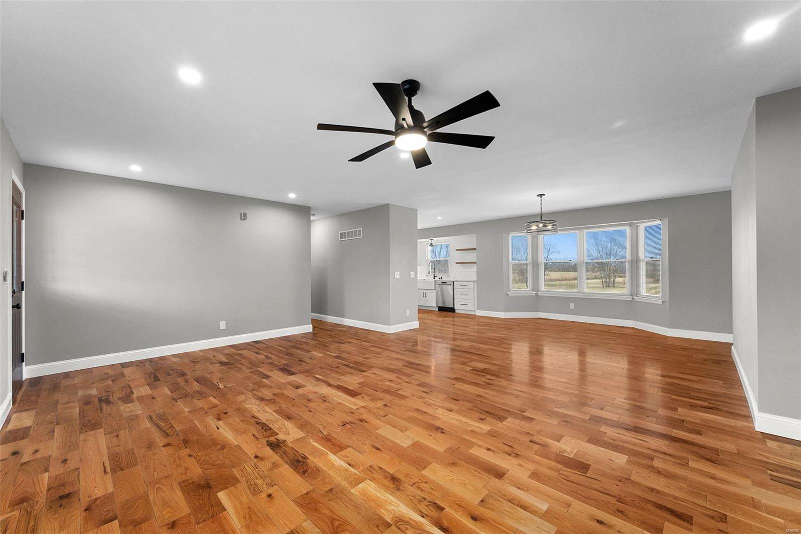 2645 Freymuth Road O'Fallon, MO 63366 - Photo 9 of 57 Gallery Image 9
