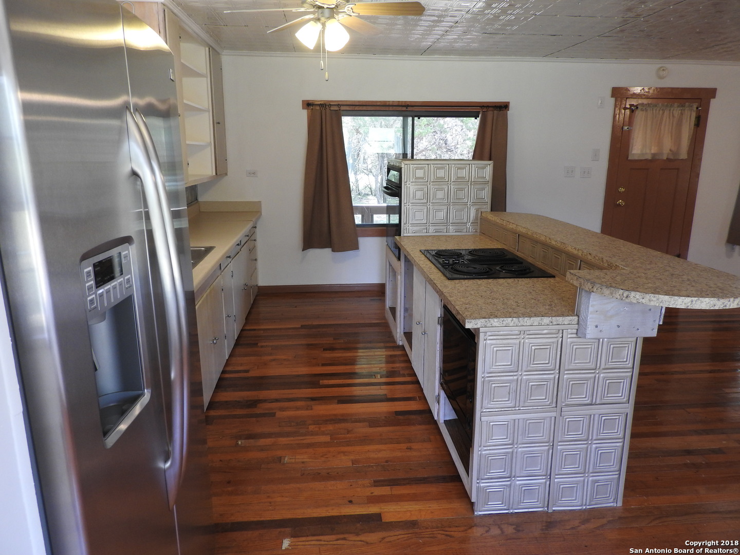 156 Diamond J Road South Pipe Creek, TX 78063 - Photo 4 of 36