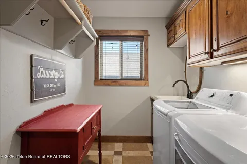 $1,100,000 | 7949 House Top Lane, Victor, ID 83455