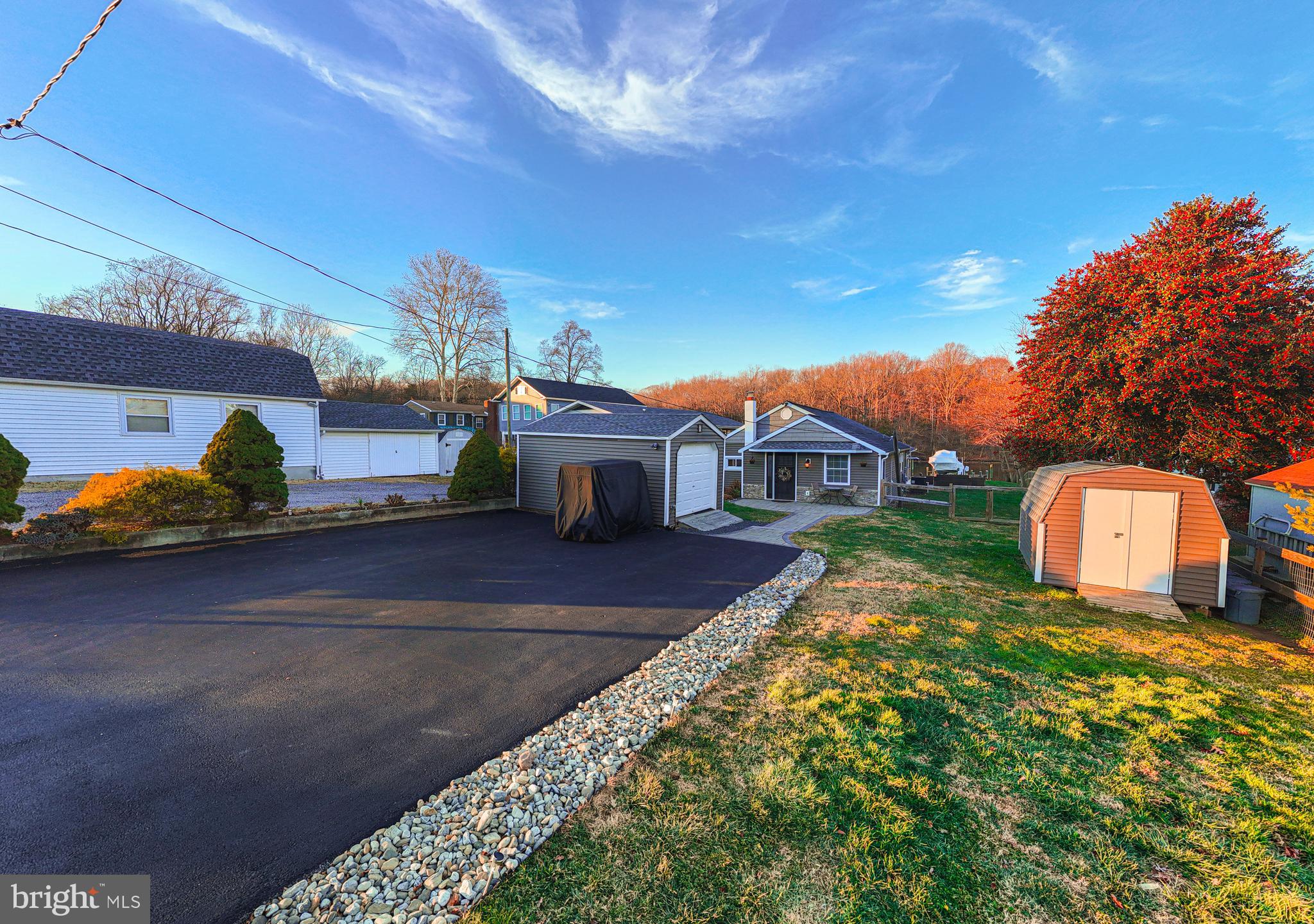 1920 Poplar Road Essex, MD 21221 - Photo 63 of 77 Lots of parking