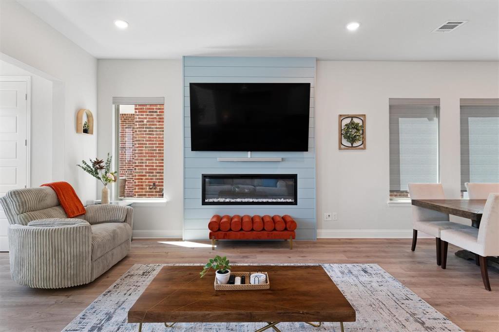 7309 Sunset Boulevard Rowlett, TX 75088 - Photo 13 of 40 Living Room