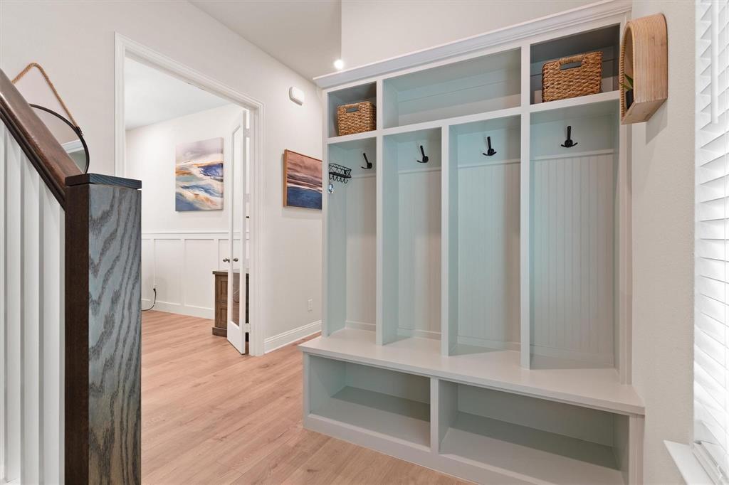 7309 Sunset Boulevard Rowlett, TX 75088 - Photo 24 of 40 Custom Mudrack by garage entry for easy storage