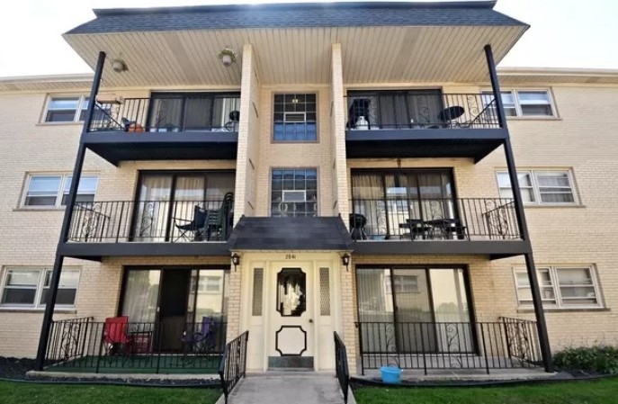 2041 North Harlem Ave Unit 2W  