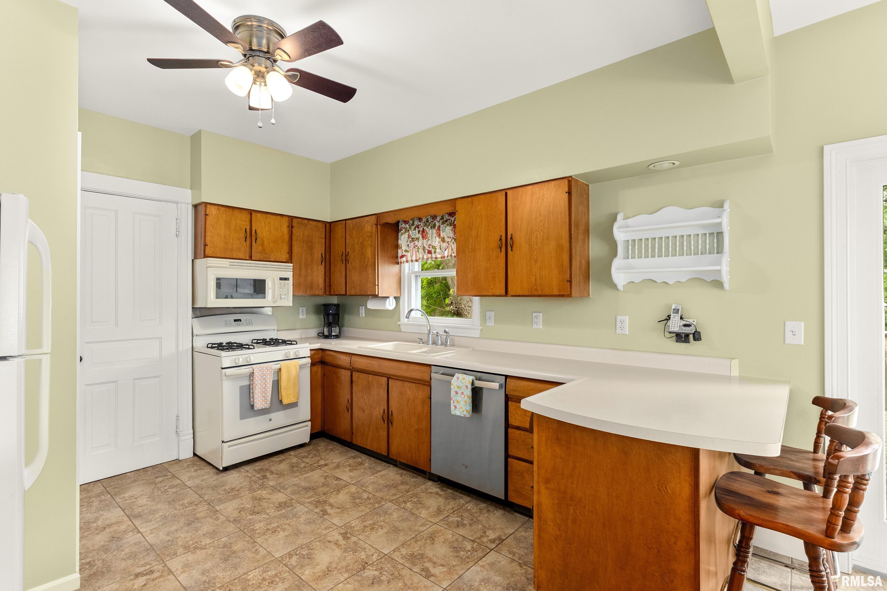 403 West Adams Street Washington, IL 61571 - Photo 18 of 43