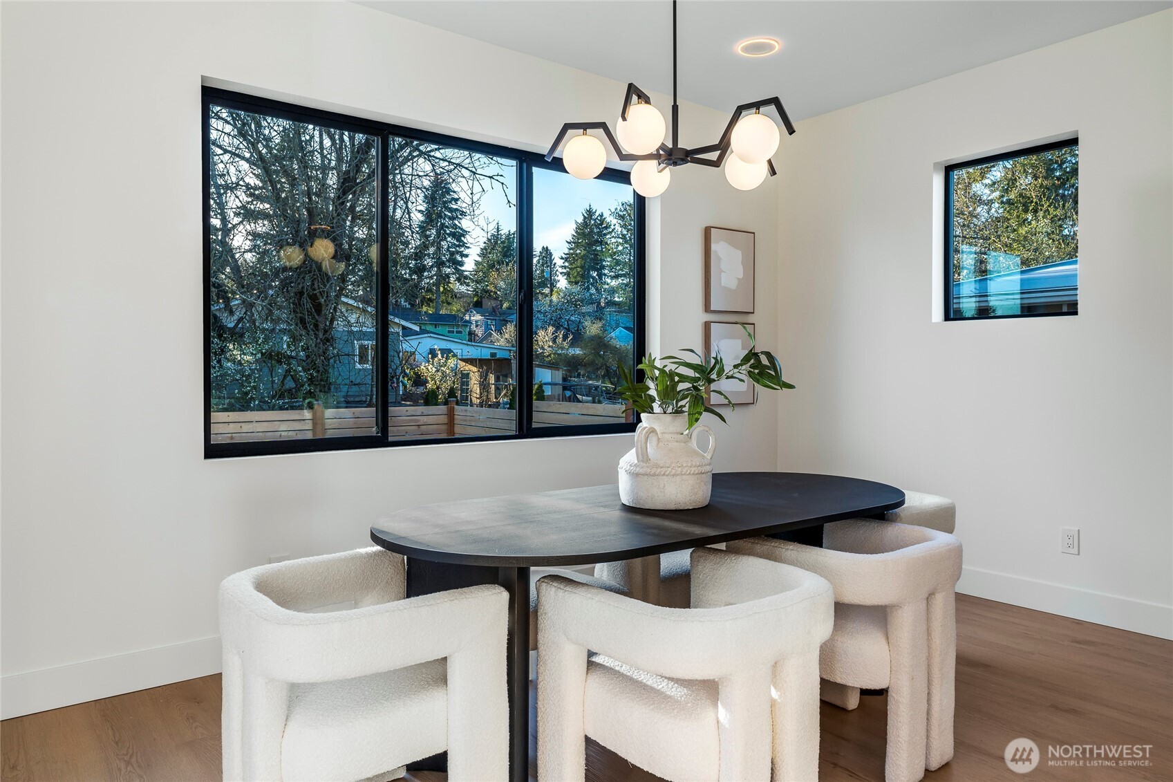 11279 59th Avenue South Seattle, WA 98178 - Photo 17 of 40