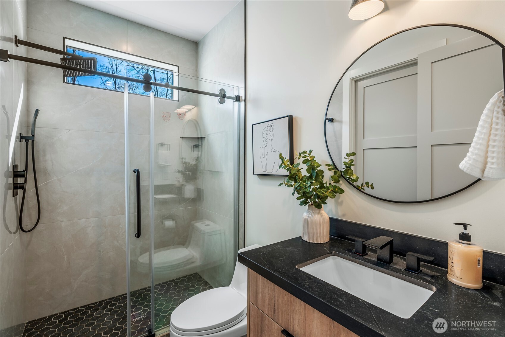 11279 59th Avenue South Seattle, WA 98178 - Photo 22 of 40