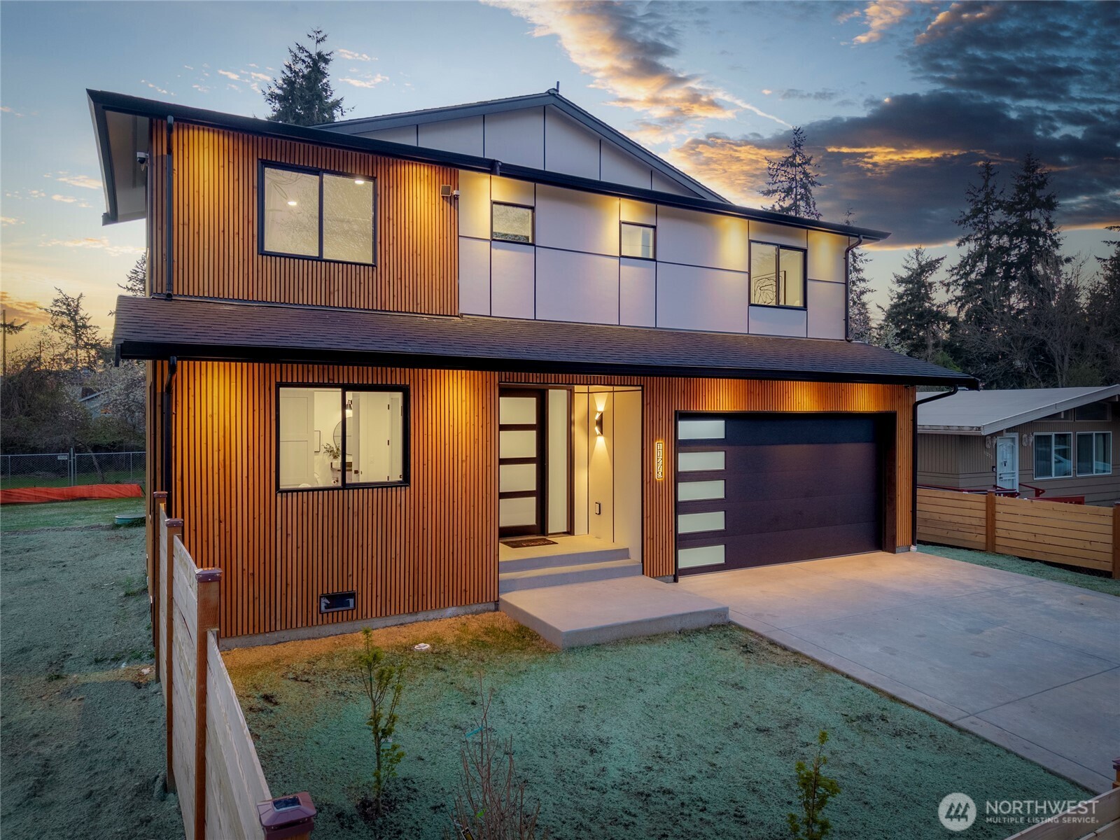 11279 59th Avenue South Seattle, WA 98178 - Photo 3 of 40