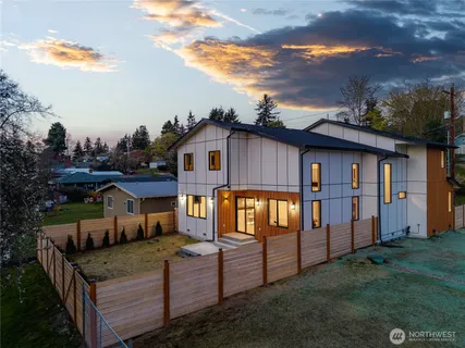 $1,085,000 | 11279 59th Avenue South, Seattle, WA 98178
