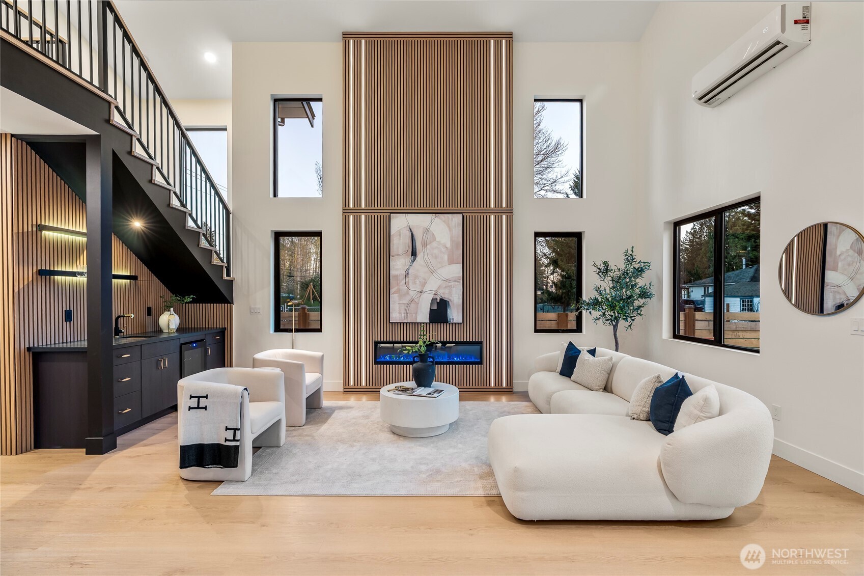 11279 59th Avenue South Seattle, WA 98178 - Photo 7 of 40