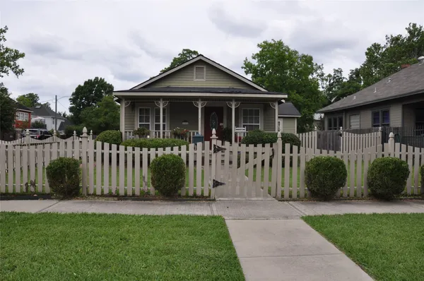 $2,800 | 703 Cortlandt Street, Houston, TX 77007