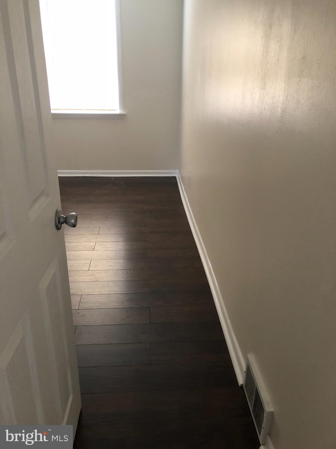 1093 Niagara Road Camden, NJ 08104 - Photo 8 of 12